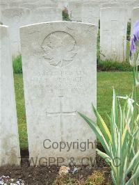 Etaples Military Cemetery - Webster, J K